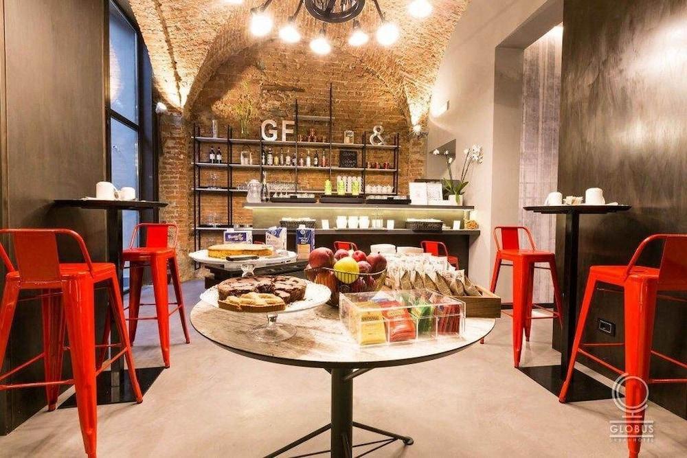 Globus Urban Hotel Флоренция Екстериор снимка