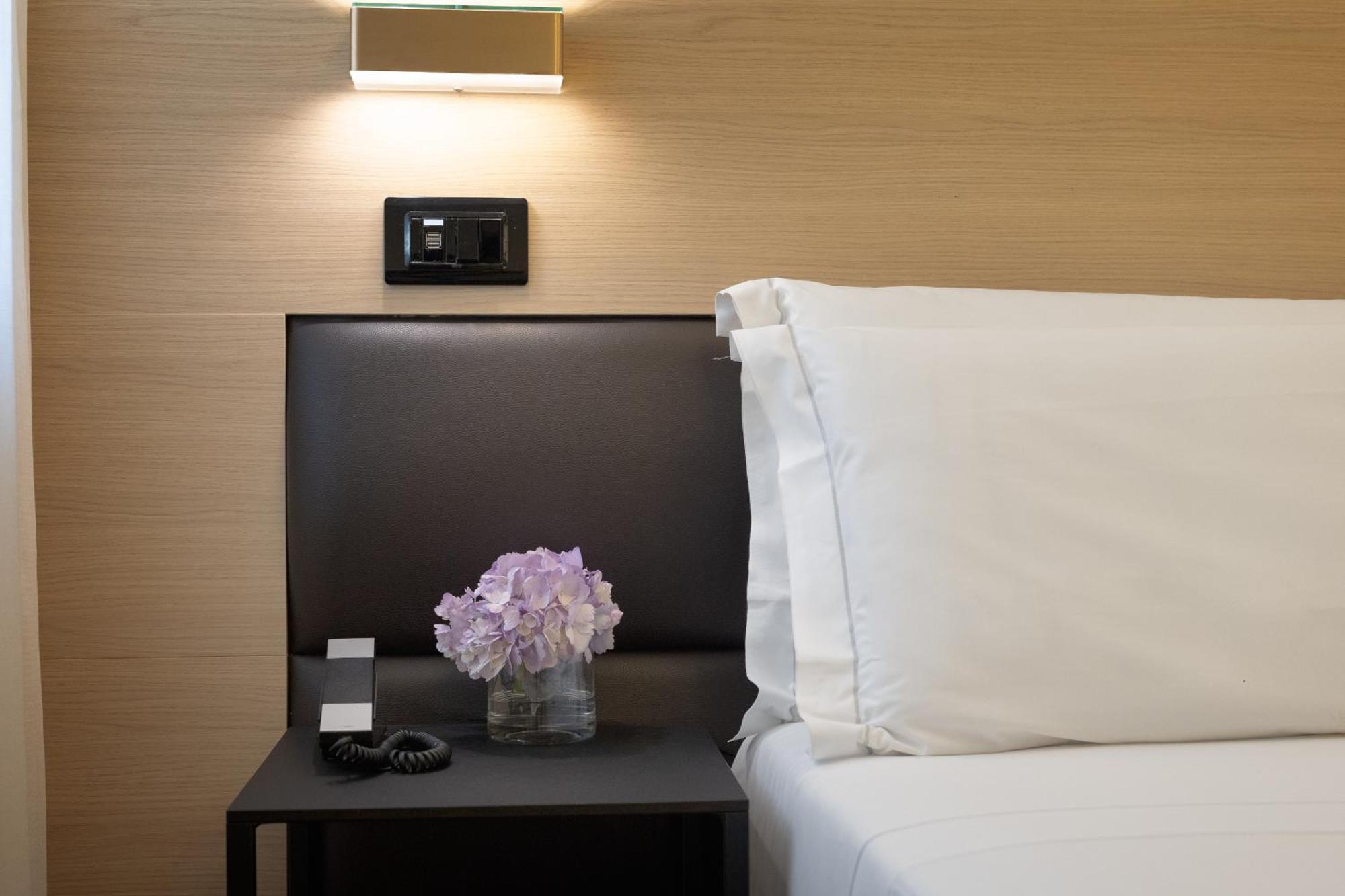 Globus Urban Hotel Флоренция Екстериор снимка