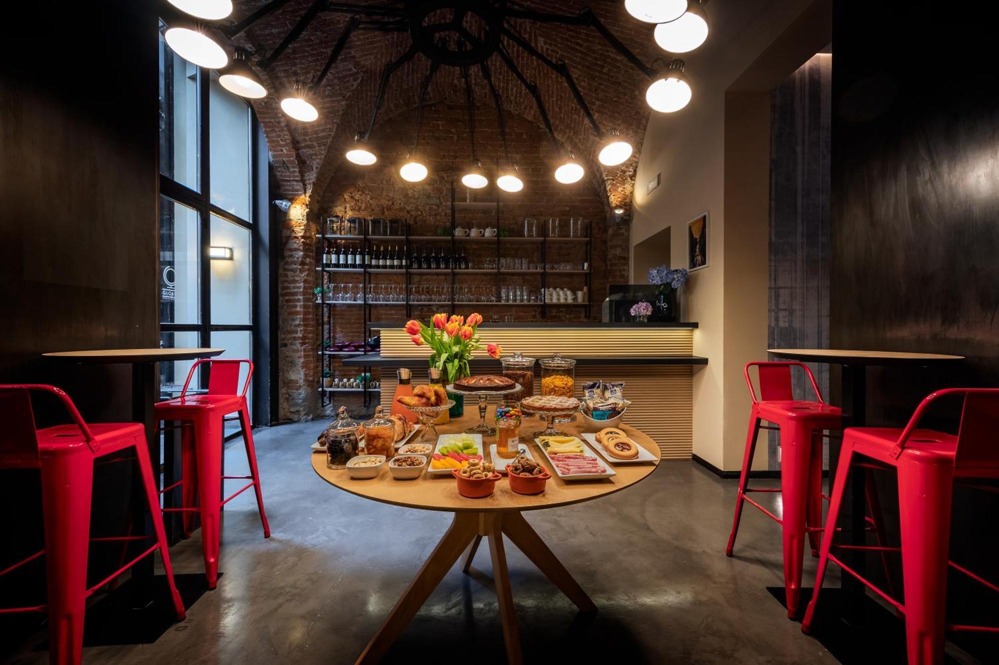 Globus Urban Hotel Флоренция Екстериор снимка
