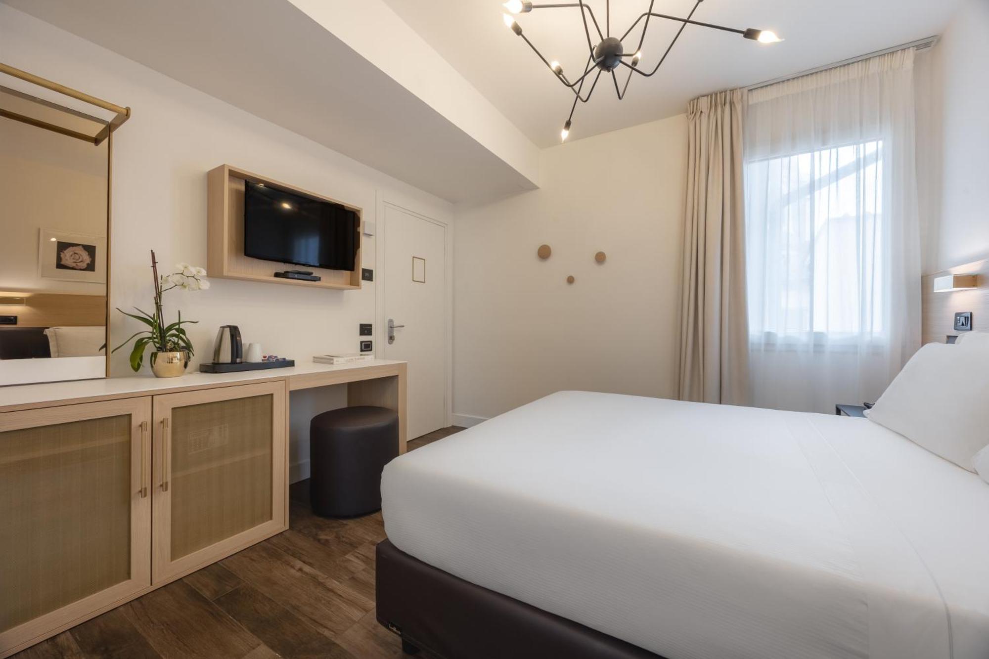 Globus Urban Hotel Флоренция Екстериор снимка