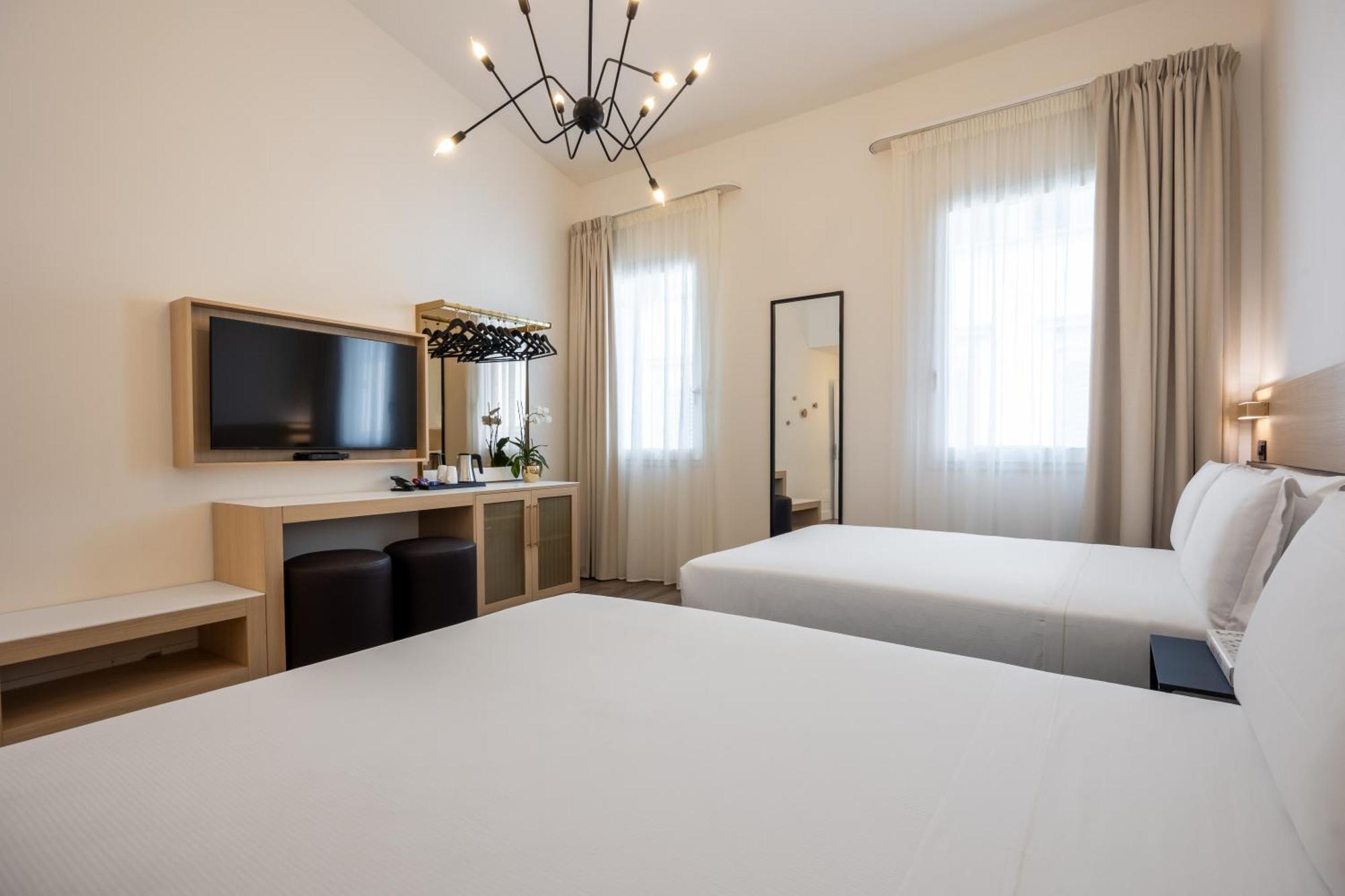 Globus Urban Hotel Флоренция Екстериор снимка