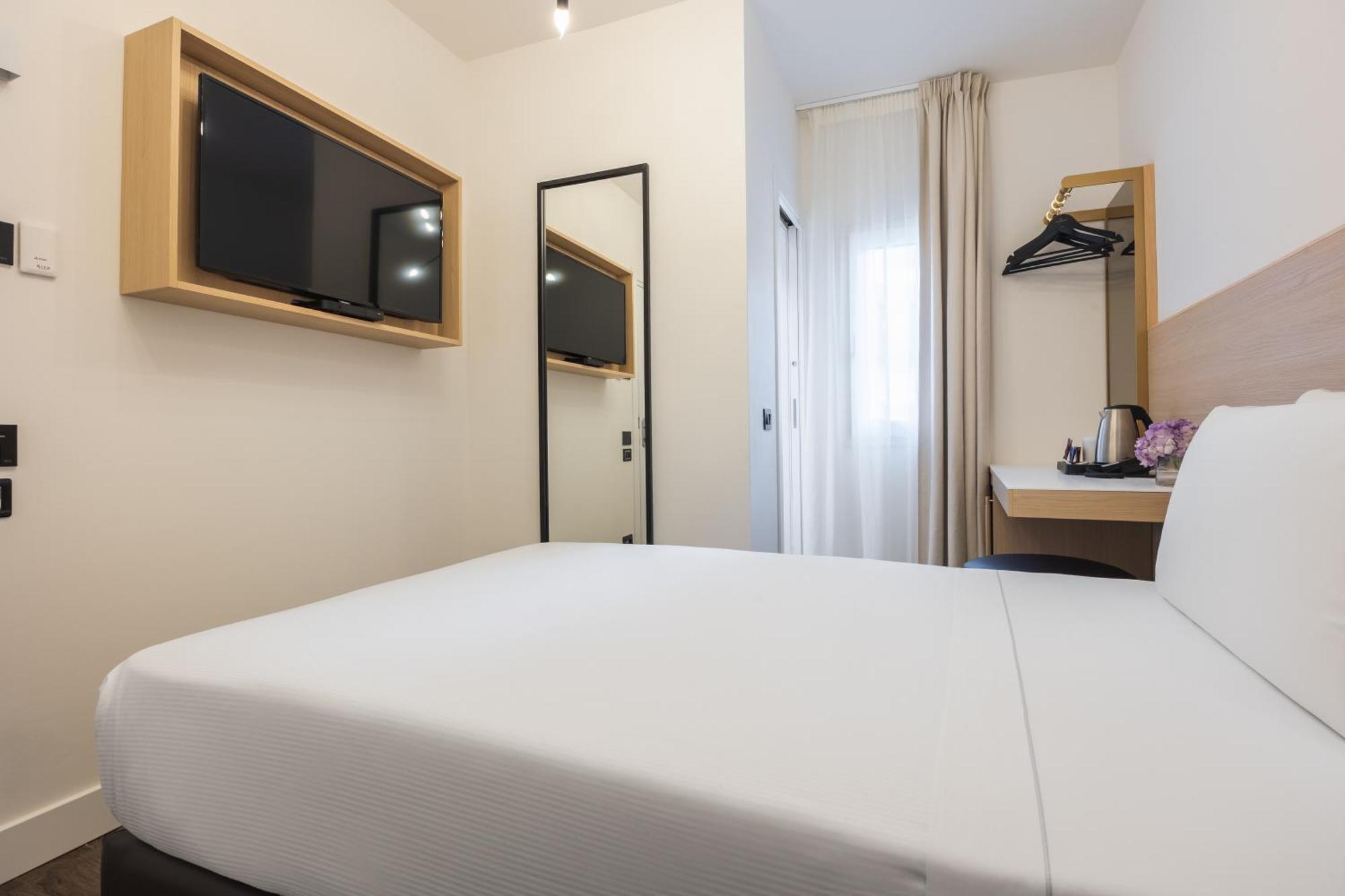 Globus Urban Hotel Флоренция Екстериор снимка
